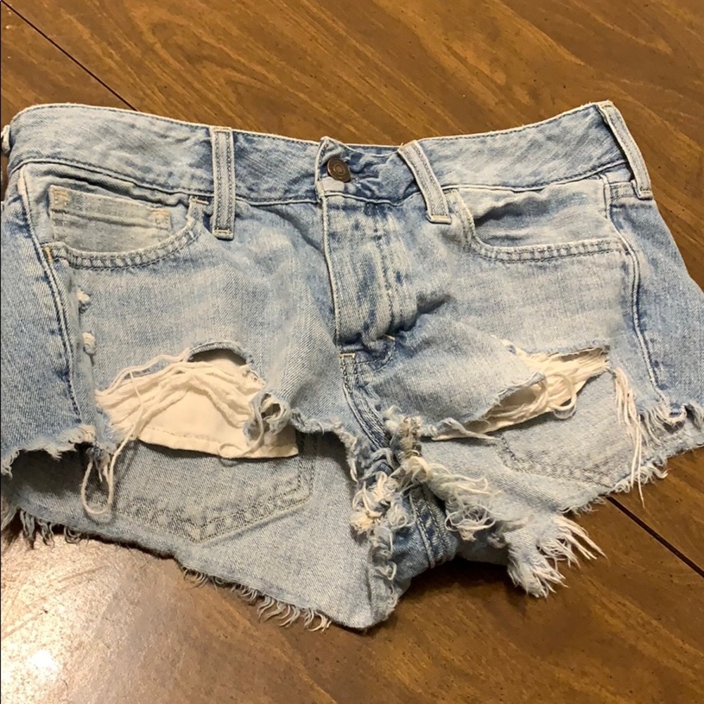 Abercrombie& Fitch distressed shorts